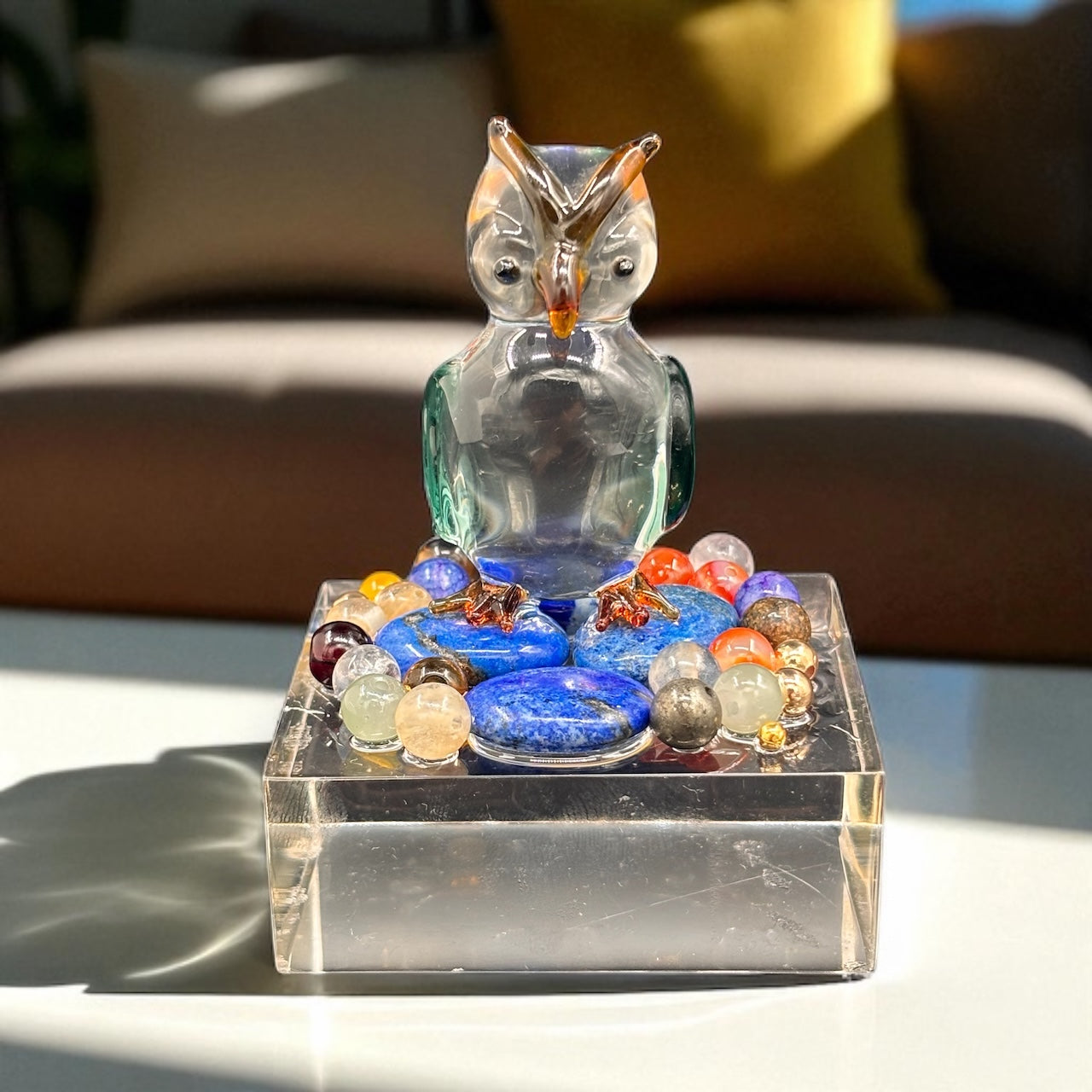 Figura De Cristal de Bhúo con Lapislazuli