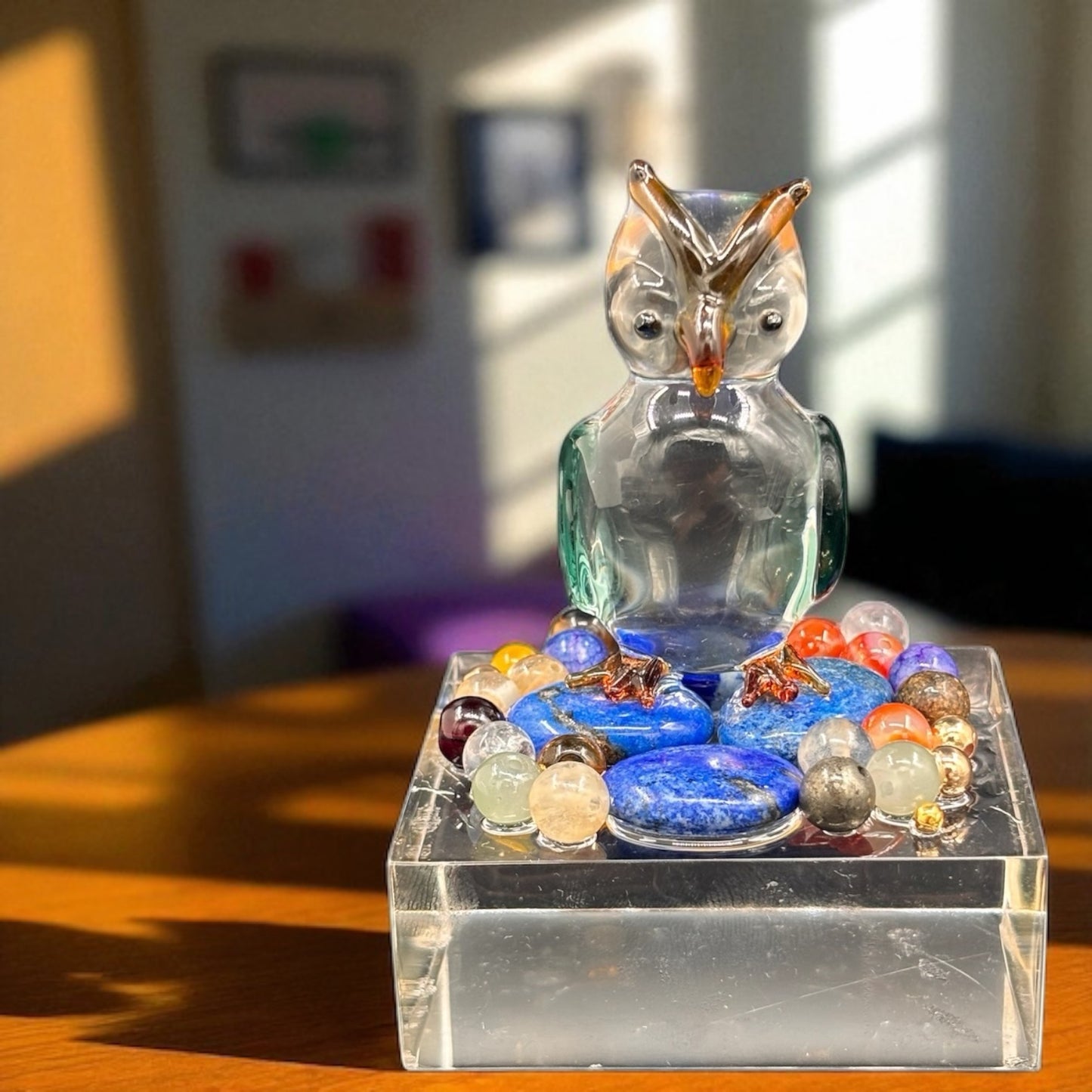 Figura De Cristal de Bhúo con Lapislazuli