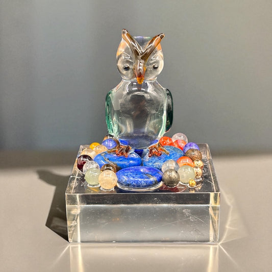 Figura De Cristal de Bhúo con Lapislazuli